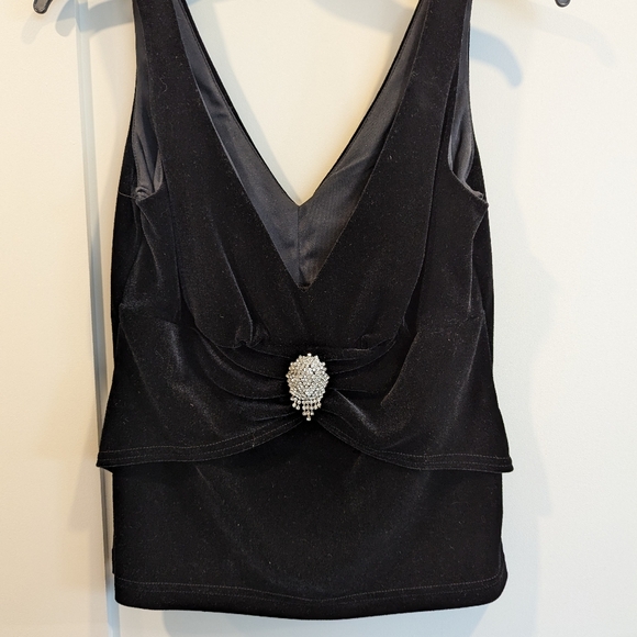 Women's Elegant Outfit Perfect For Wedding and New Years Party - Picture 5 of 5